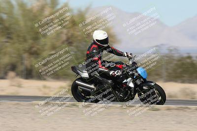 media/Dec-01-2025-Moto Forza (Mon) [[2daa91e15f]]/3-Beginner Group/Session 2 (Turn 7 Inside Pans)/